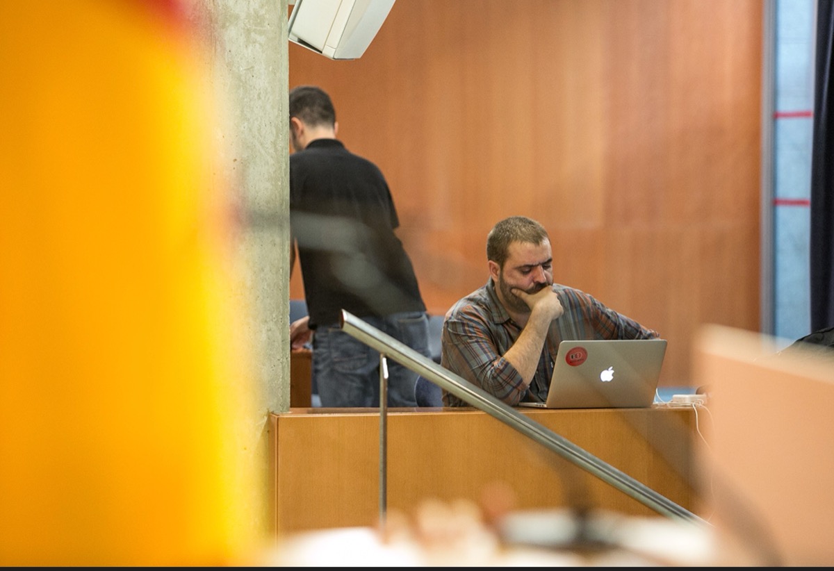 Jordi Salvia durant la conferència de la CUP «Per governar-nos, lluitem per la República» (Barcelona, 2015). Foto: Lluís Brunet